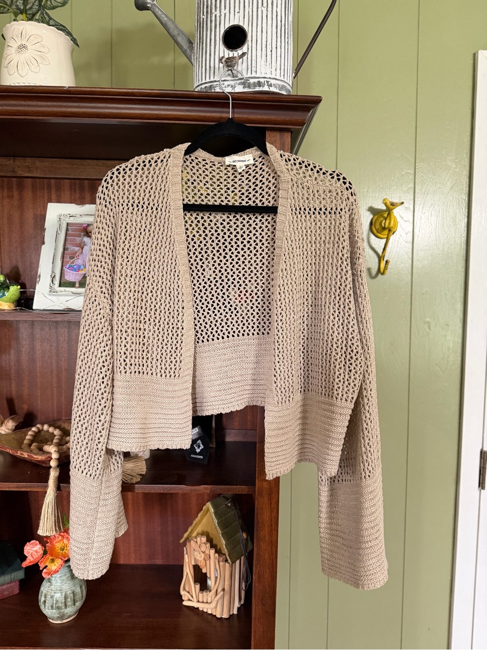 eesome Open-Knit Taupe Cropped Cardigan